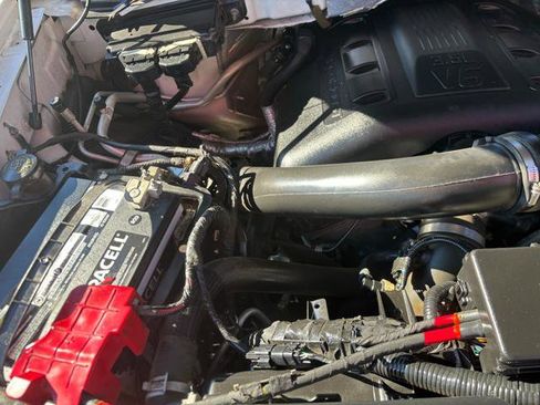 Used 2014 Ford F150 Lariat w/ Lariat Chrome Package image 29