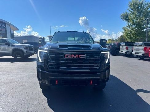 Used 2024 GMC Sierra 2500 AT4 w/ AT4 Premium Plus Package AWD/4WD image 3