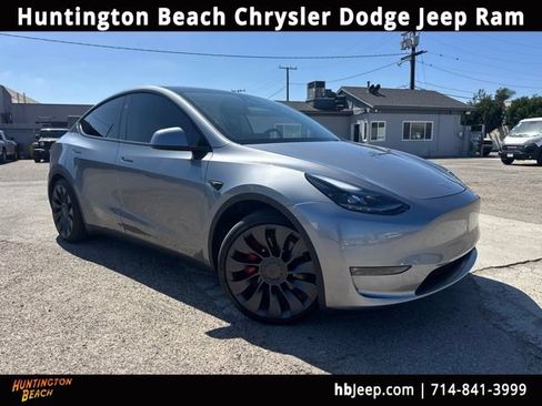 Used 2025 Tesla Model Y Performance AWD/4WD image 1