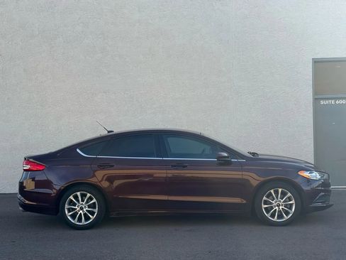 Used 2017 Ford Fusion SE w/ Fusion SE Technology Package image 33