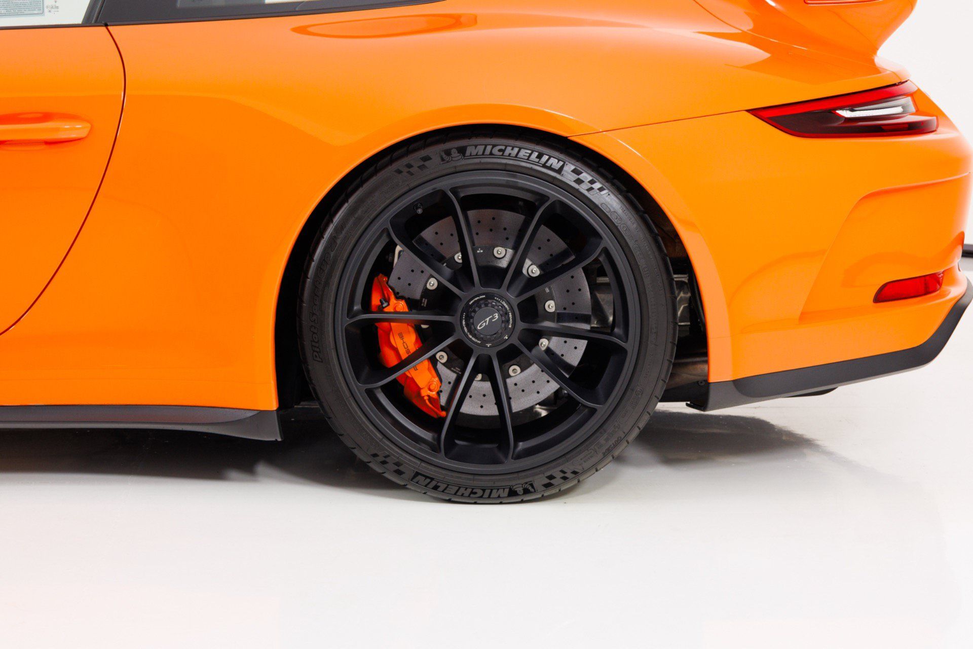 Used 2018 Porsche 911 GT3 RWD image 11