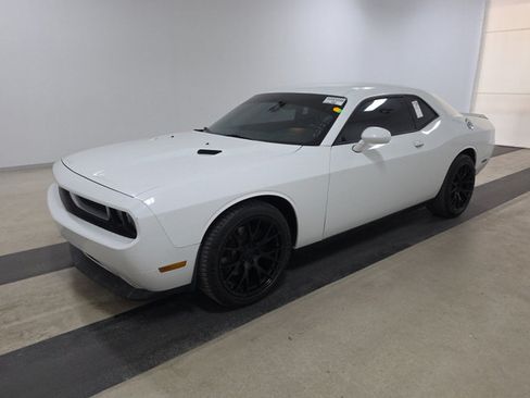 Used 2013 Dodge Challenger SXT Plus RWD image 1