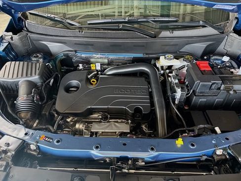 New 2026 Chevrolet Equinox LT w/ Convenience Package II FWD image 30