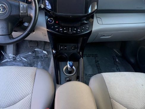 Used 2013 Toyota RAV4 EV image 23