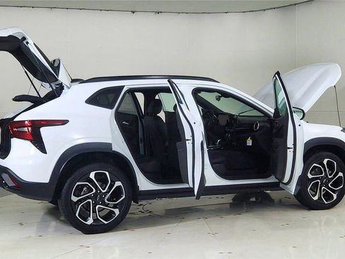 New 2026 Chevrolet Trax RS image 12