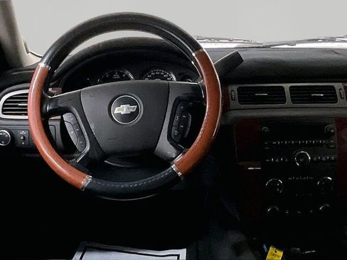 Used 2009 Chevrolet Avalanche LS image 10