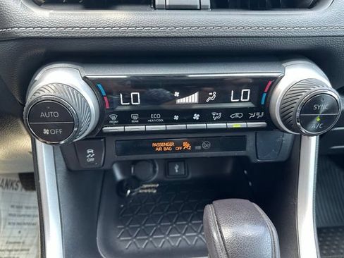Used 2022 Toyota RAV4 LE AWD/4WD image 26