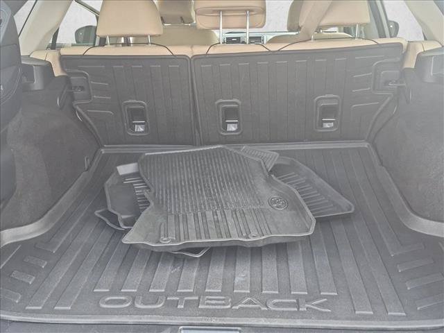 Used 2018 Subaru Outback 3.6R Limited AWD/4WD image 6
