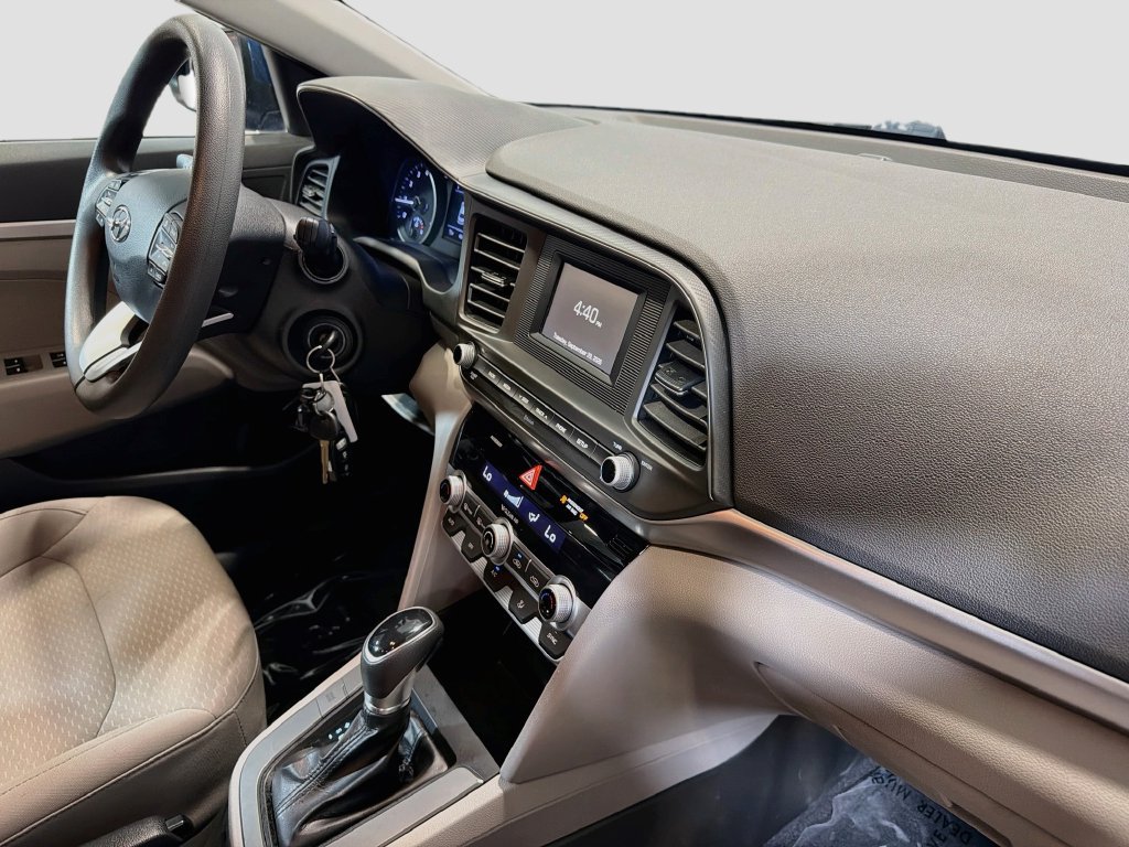 Used 2020 Hyundai Elantra SE FWD image 27