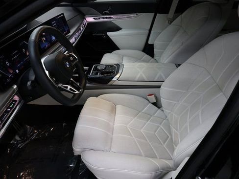 Used 2024 BMW 760i xDrive w/ Executive Package AWD/4WD image 78