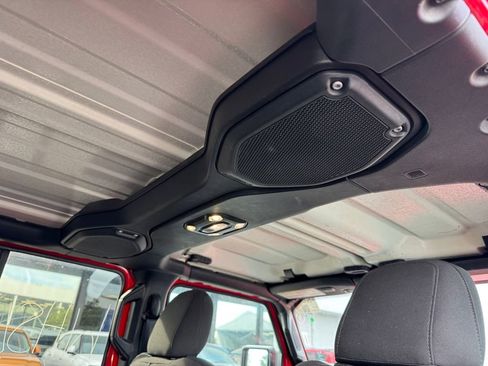 Used 2023 Jeep Wrangler Sport S image 21