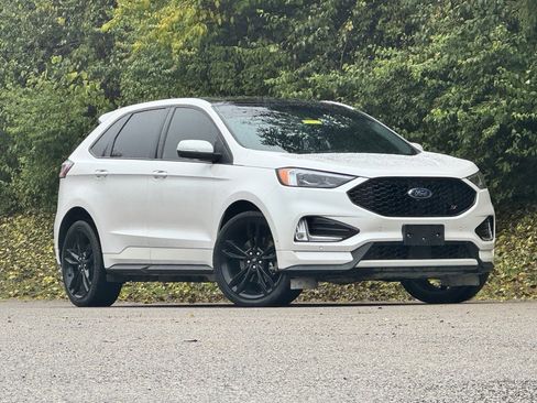 Used 2019 Ford Edge ST w/ Equipment Group 401A image 2