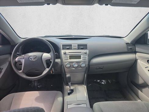 Used 2010 Toyota Camry LE FWD image 15
