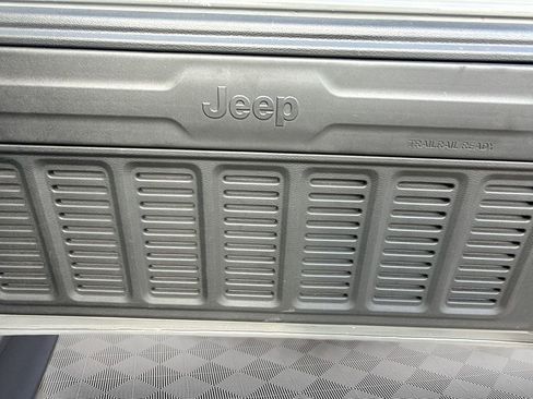 Used 2022 Jeep Wrangler Unlimited Sport AWD/4WD image 30