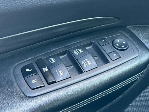 Used 2024 Dodge Durango SXT image 12