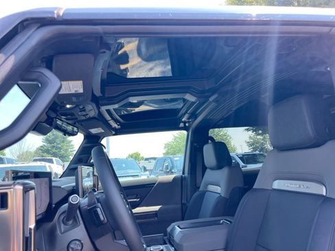 New 2025 GMC Hummer EV 2X image 21