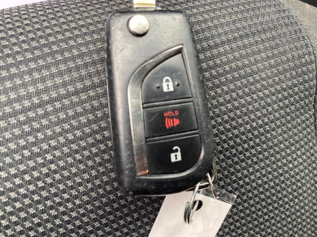 Used 2021 Toyota RAV4 LE FWD image 23