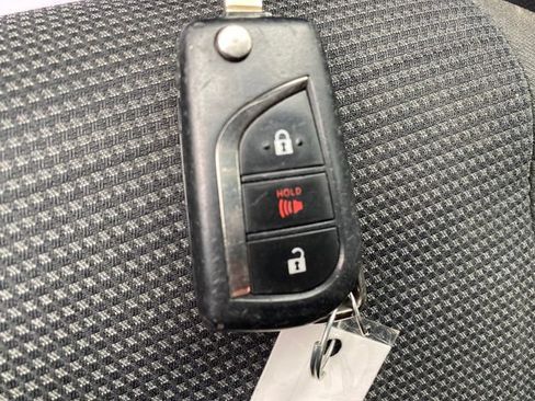 Used 2021 Toyota RAV4 LE FWD image 23