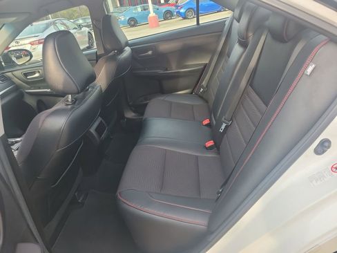 Used 2017 Toyota Camry SE image 17