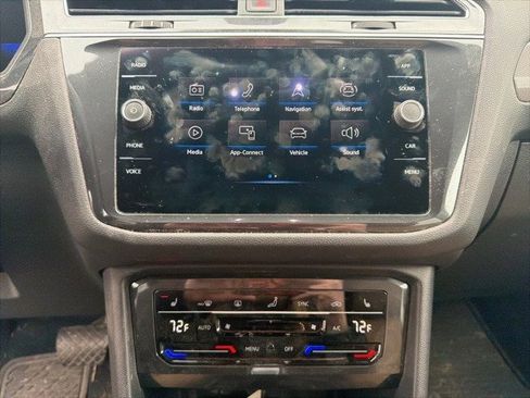 Used 2022 Volkswagen Tiguan SE image 26