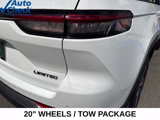 Used 2023 Jeep Grand Cherokee Limited w/ Trailer Tow Prep Group (B) AWD/4WD image 33