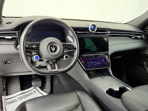 Used 2024 Maserati Grecale GT image 11
