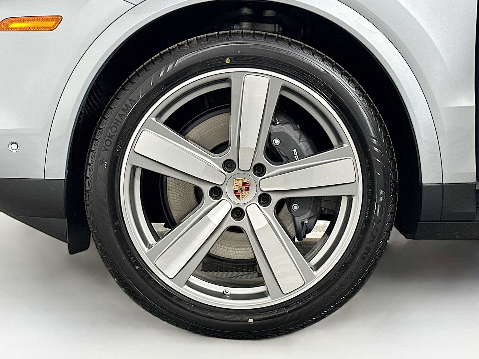 Used 2026 Porsche Cayenne AWD/4WD image 31