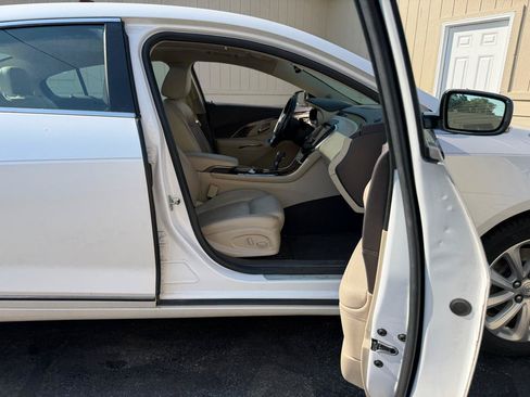 Used 2015 Buick LaCrosse Leather w/ Experience Buick Package FWD image 3