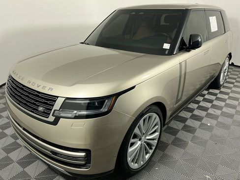 Used 2024 Land Rover Range Rover Long Wheelbase SE AWD/4WD image 7