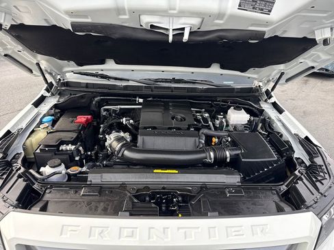 Used 2024 Nissan Frontier SV w/ SV Convenience Package image 23