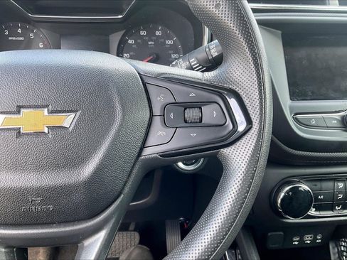 Used 2022 Chevrolet TrailBlazer LT w/ Confidence II Package FWD image 19