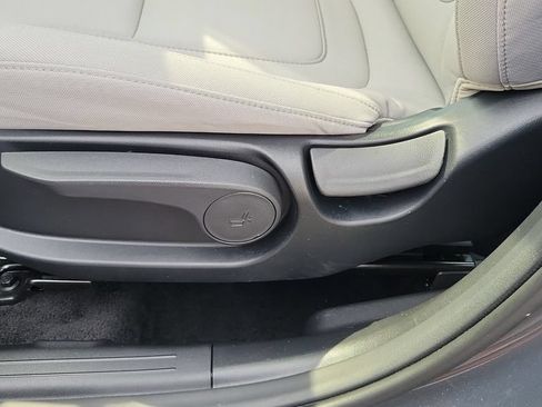 Certified 2025 Hyundai Tucson SE FWD image 19