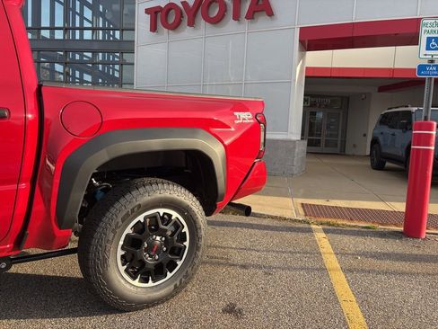 New 2025 Toyota Tacoma TRD Off-Road image 4