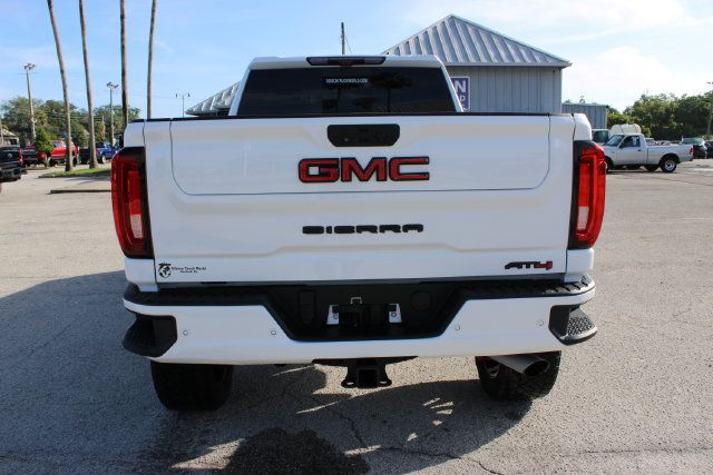 Used 2022 GMC Sierra 2500 AT4 w/ AT4 Premium Plus Package AWD/4WD image 9