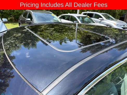 Used 2017 Toyota Camry XLE w/ Moonroof Package FWD image 5