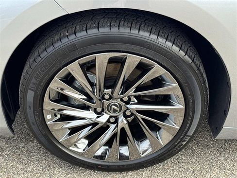 New 2025 Lexus ES 300h w/ Luxury Package image 9