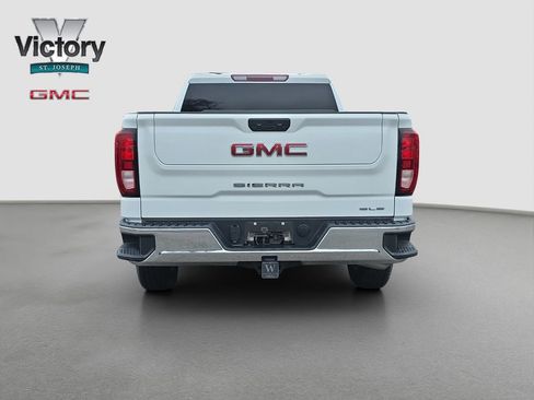 Used 2022 GMC Sierra 1500 SLE image 16