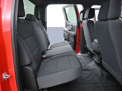 Used 2019 Chevrolet Silverado 1500 Custom Trail Boss w/ Custom Convenience Package image 2