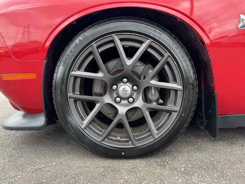 Used 2016 Dodge Challenger R/T Scat Pack RWD image 14