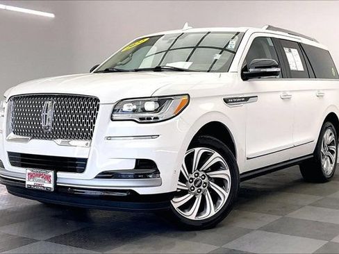 Used 2022 Lincoln Navigator Reserve AWD/4WD image 11
