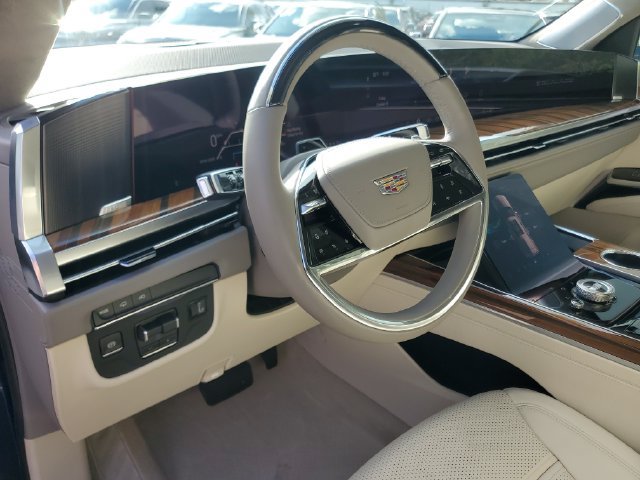 Used 2025 Cadillac Escalade ESV Sport Platinum RWD image 21
