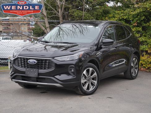 Certified 2025 Ford Escape Platinum image 1