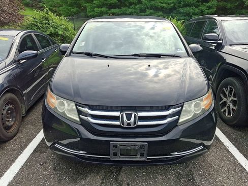Used 2017 Honda Odyssey SE image 2