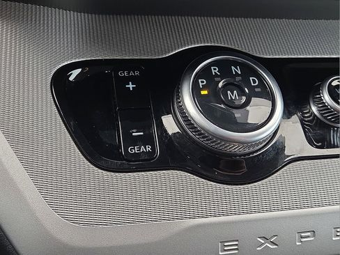 Used 2025 Ford Expedition Active image 26