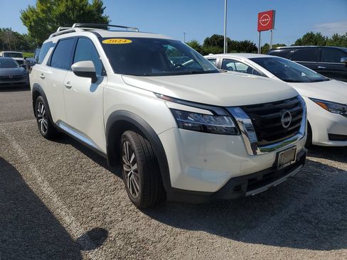 Certified 2024 Nissan Pathfinder Platinum w/ Cargo Package AWD/4WD image 21