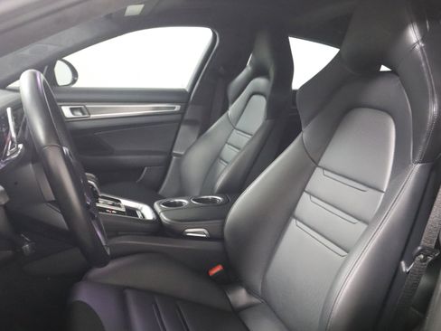 Certified 2022 Porsche Panamera Turbo S image 5