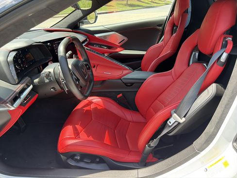 Used 2023 Chevrolet Corvette Stingray Premium Conv w/ Z51 Performance Package RWD image 9