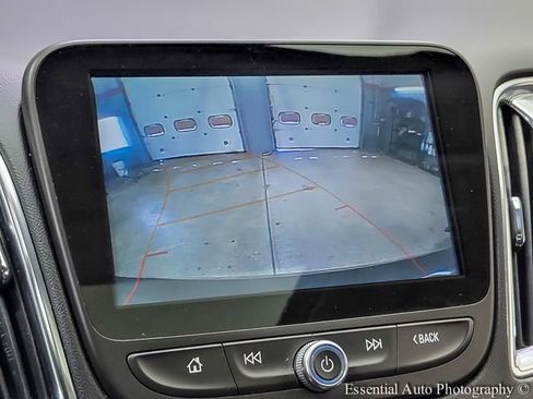Used 2018 Chevrolet Malibu LT w/ Leather Package FWD image 17