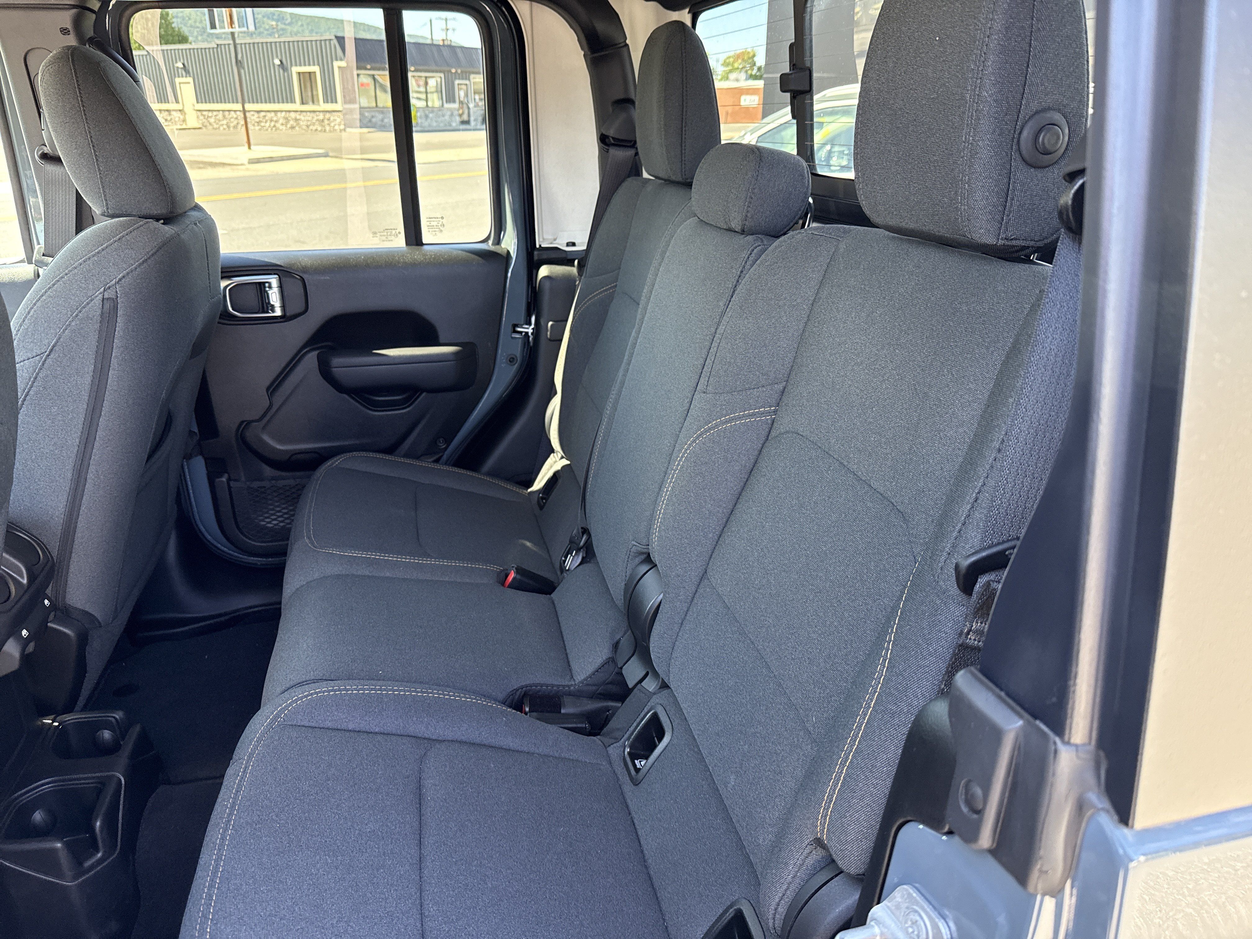 Used 2025 Jeep Gladiator Sport AWD/4WD image 13