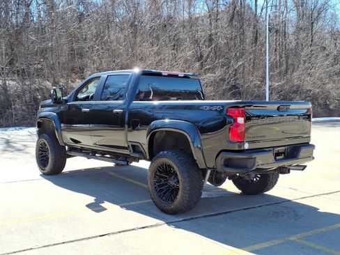 Used 2025 Chevrolet Silverado 2500 Custom w/ Custom Value Package image 5